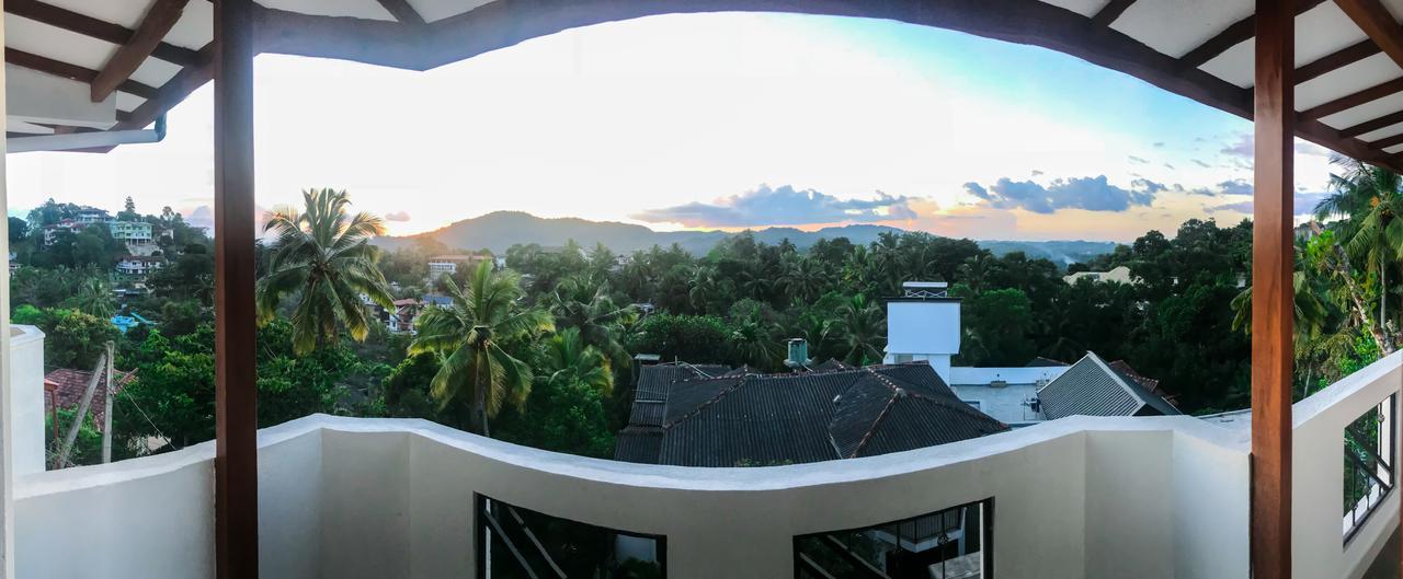 Saru Holiday Apartment - Up To 6 Guests Kandy Zewnętrze zdjęcie