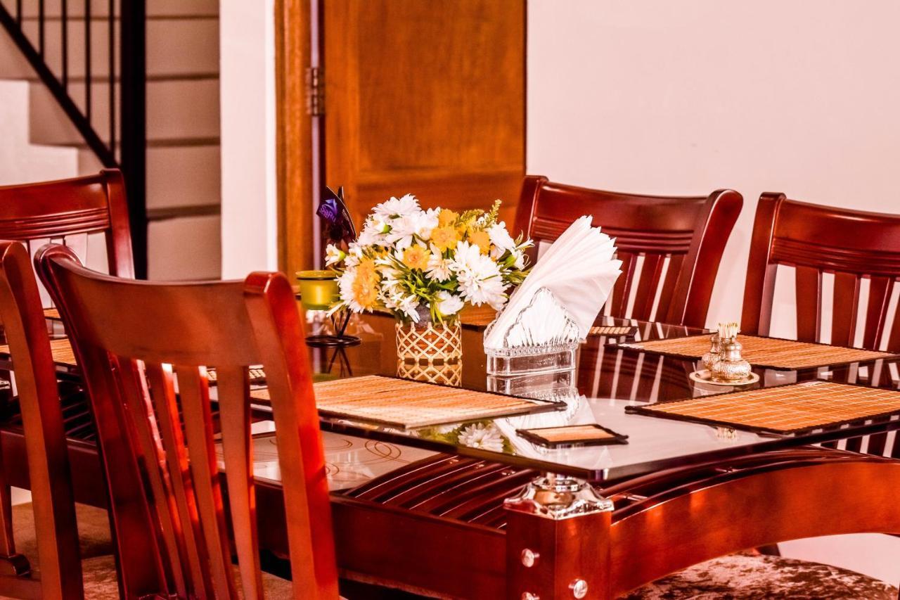 Saru Holiday Apartment - Up To 6 Guests Kandy Zewnętrze zdjęcie